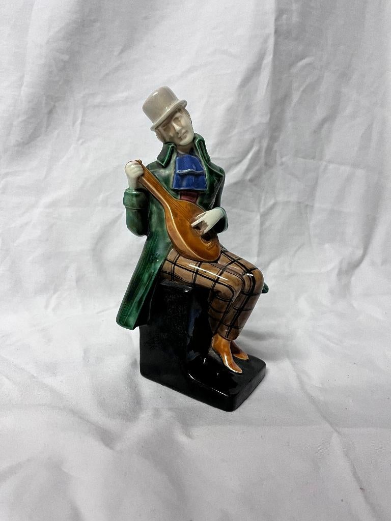 Keramieken beeldje man met mandoline, Schleiss, Ophalen of Verzenden, Gebruikt, Mens