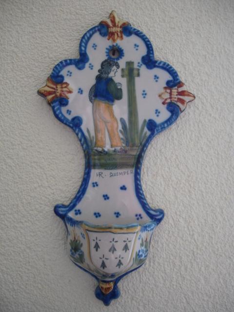 Wijwaterbakje & Maria-beeldje, Henriot, Quimper (29), France, Ophalen of Verzenden