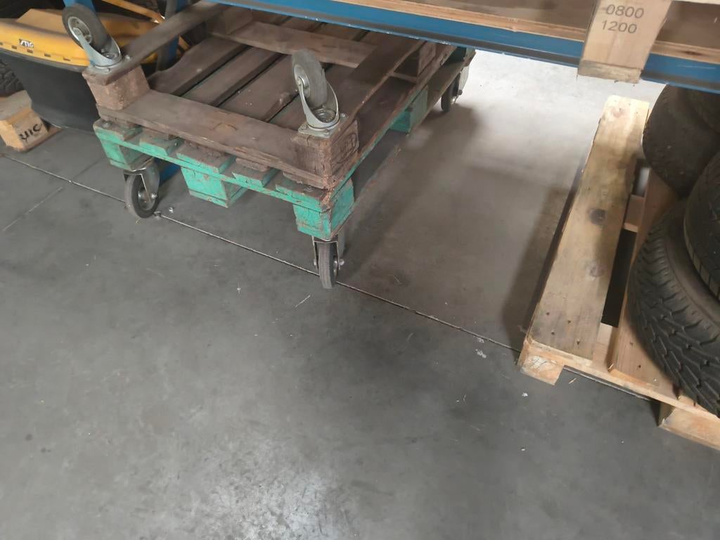 2 Pallets op wielen, Boeken, Ophalen of Verzenden
