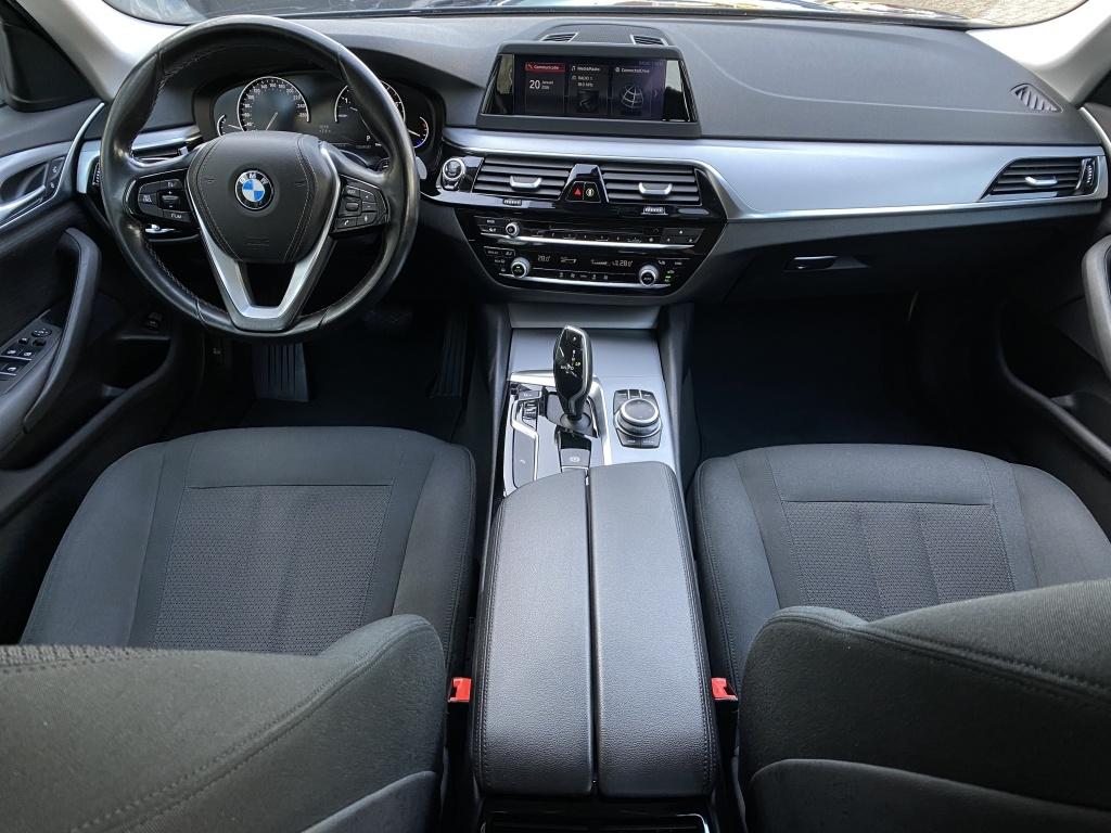 BMW 5 Serie Touring 540i xDrive Exec. Edition I Carbon zwart, Auto's, BMW, Stof, Gebruikt, 2000 kg, Zwart