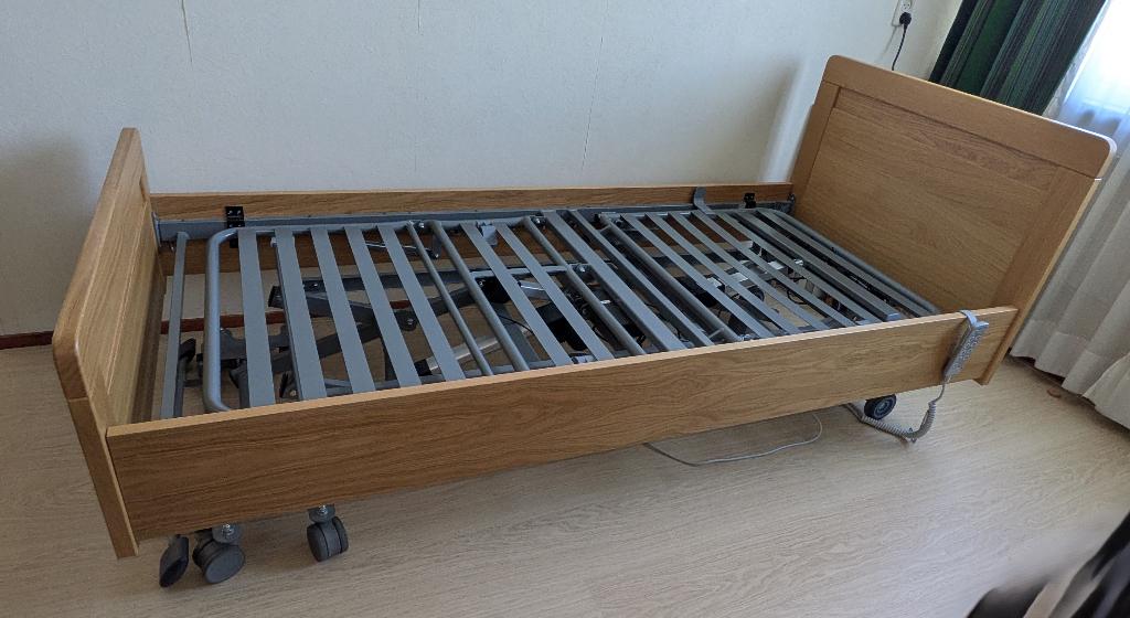 Aldenhuijsen hoog/laag senioren bed, Ophalen, Verstelbaar, 90 cm, Eenpersoons