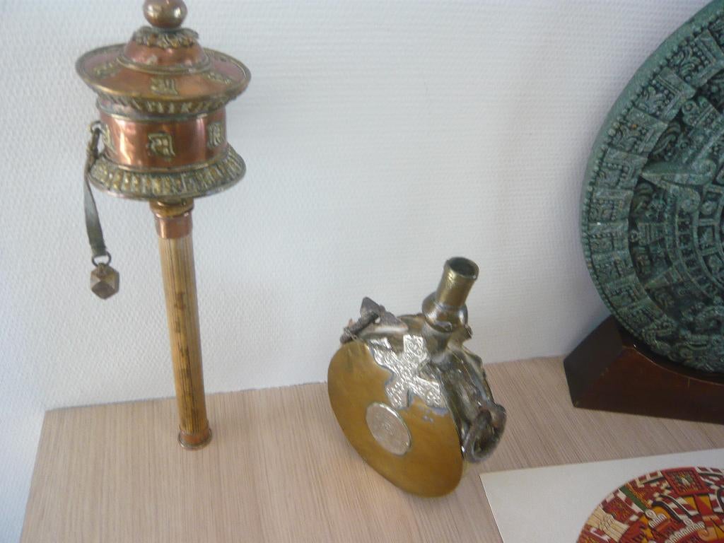 Tibetaanse gebedsmolen; Marokko veldfles; Indonesie; Wajang, Antiek en Kunst, Kunst | Niet-Westerse kunst, Ophalen of Verzenden