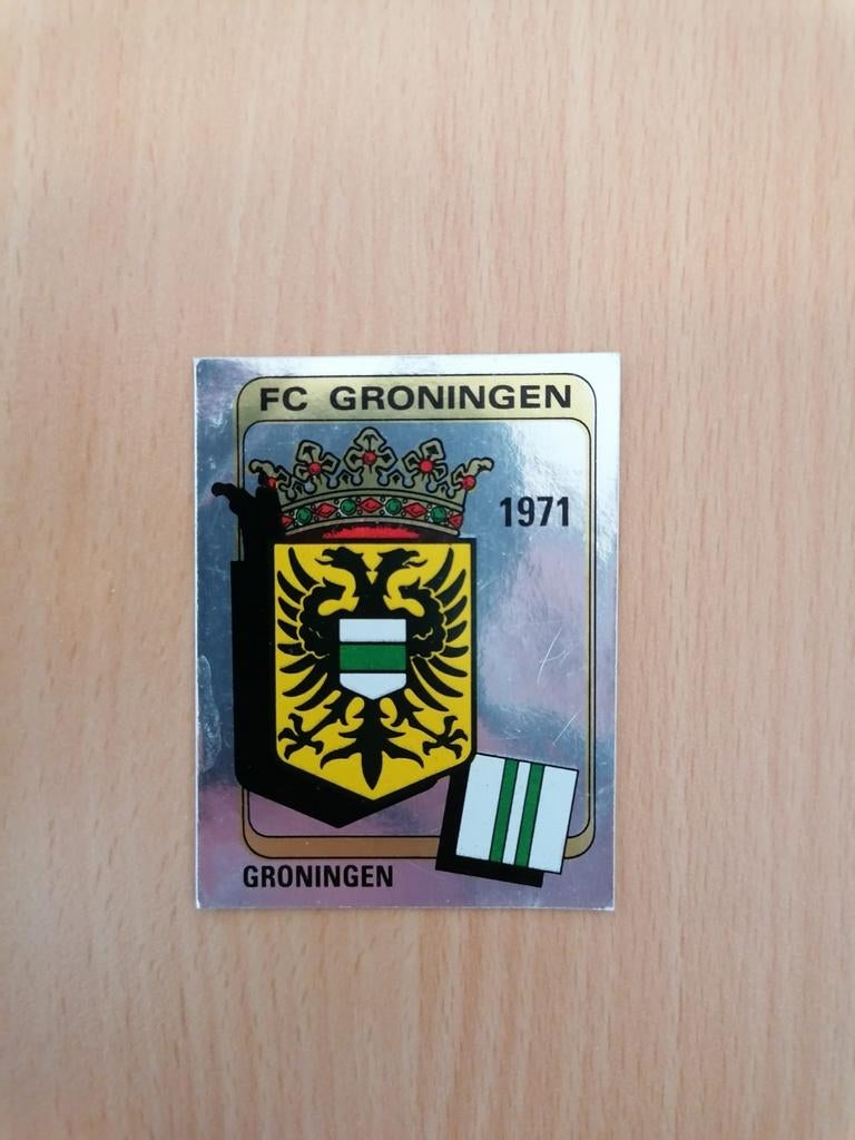 Panini Voetbal 84 #141 FC Groningen embleem., Ophalen of Verzenden, Zo goed als nieuw, Overige binnenlandse clubs, Poster, Plaatje of Sticker