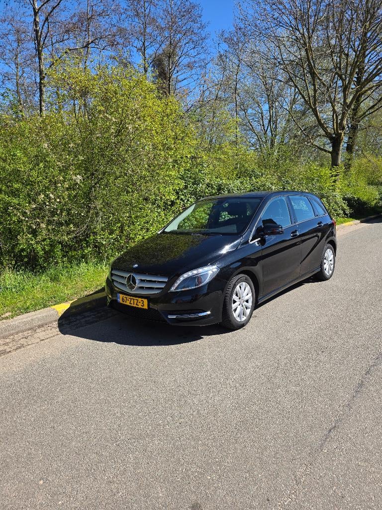 Mercedes-Benz B-Klasse 2.0 B250 5DRS Dct7 2013 Zwart, Auto's, Zwart, Bedrijf, 17 km/l, 66 €/maand