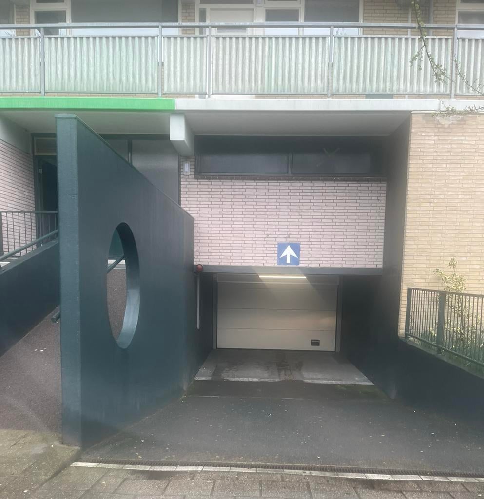 Overdekte Motorstalling te huur, Ophalen, Nieuw