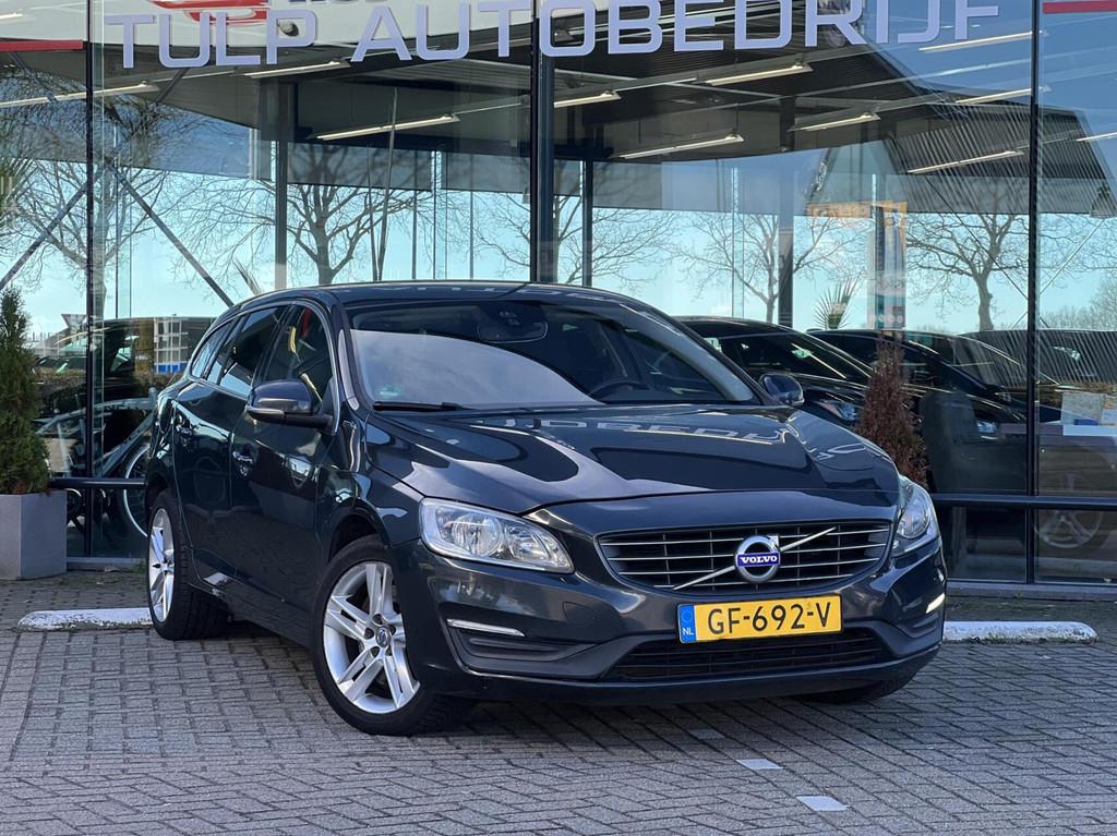 Volvo V60 2.4 D6 Twin Engine Momentum Clima Cruise NAP, Auto's, Volvo, Automaat, LED verlichting, Leder en Stof, Zwart
