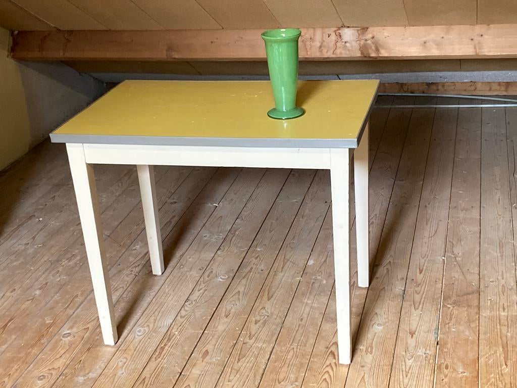 Vintage kindertafeltje speeltafeltje, Kinderen en Baby's, Speelgoed | Speeltafels, Gebruikt, Ophalen