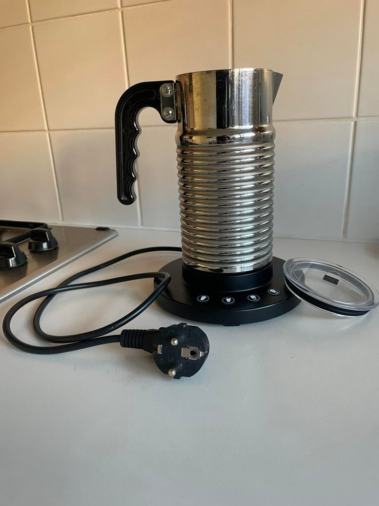 Nespresso Aeroccino melkopschuimer, Witgoed en Apparatuur, Ophalen, Gebruikt, Elektrische melkopschuimer