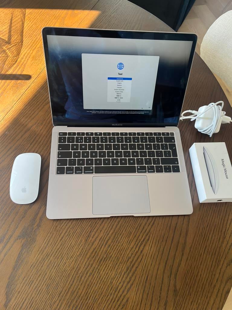 Apple macbook air 2018 256GB SSD i5 met magic mouse 2, 13 inch, Minder dan 2 Ghz, Ophalen of Verzenden, Zo goed als nieuw