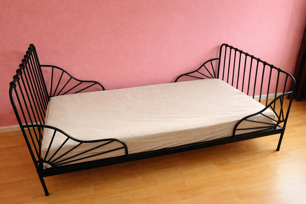 Zwart metalen meegroeibed 80x200 cm, Kinderen en Baby's, Kinderkamer | Bedden, Ophalen, Gebruikt, 70 tot 85 cm, Lattenbodem