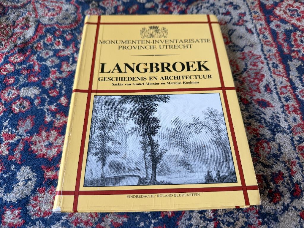 Langbroek. Geschiedenis en Architectuur. Saskia van Ginkel, 20e eeuw of later, Ophalen of Verzenden, Zo goed als nieuw, Saskia van Ginkel-Meester en Marinus Kooiman.