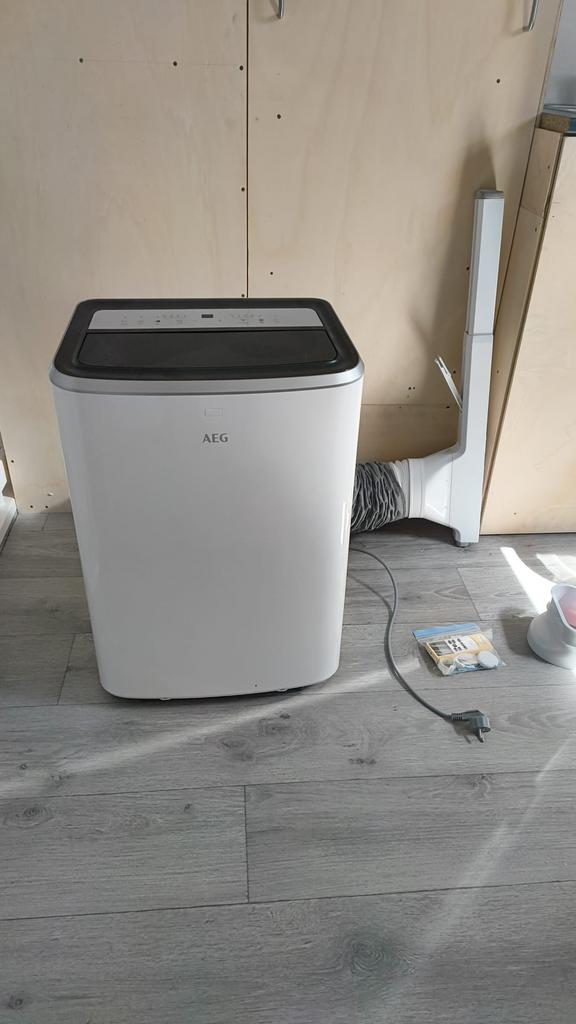 AEG ChillFlexPro AXP26U338CW airco, Witgoed en Apparatuur, Airco's, Ophalen, Zo goed als nieuw, Mobiele airco, 3 snelheden of meer