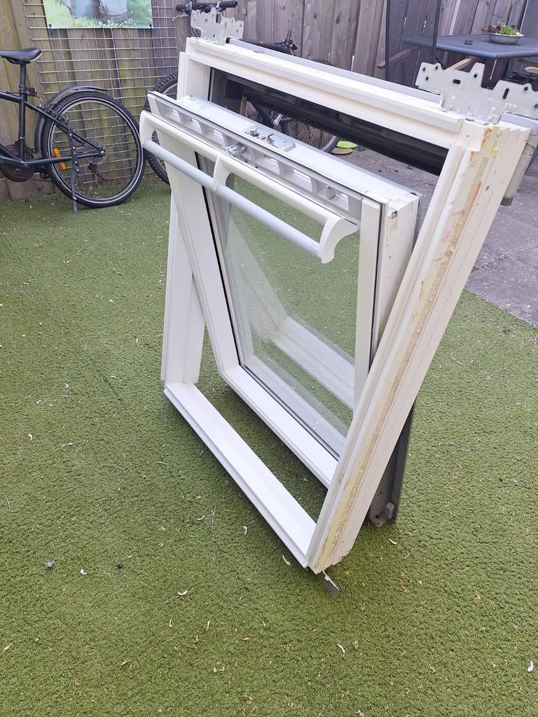Heel mooie velux dakraamen compleet 78x98 cm, Ophalen of Verzenden, Minder dan 80 cm, Dakraam