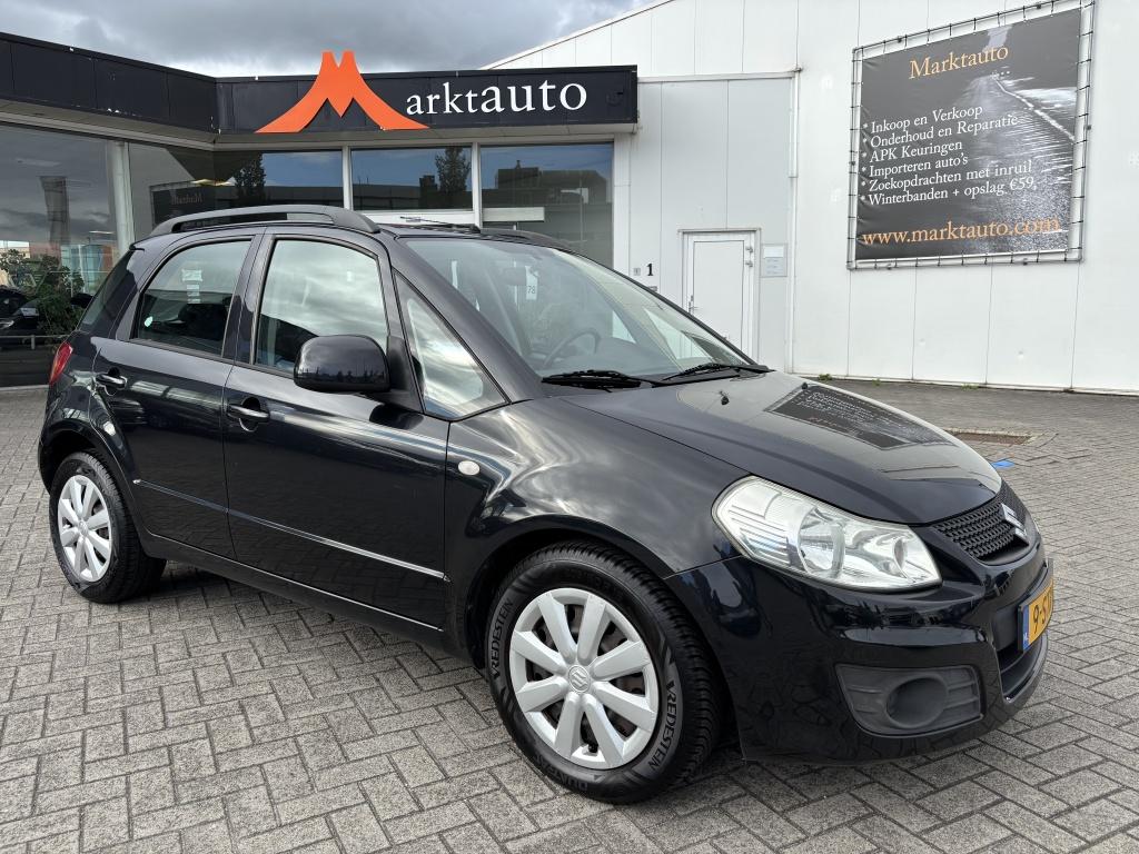 Suzuki SX4 1.6 Comfort met Airco en Trekhaak (bj 2010), Auto's, Suzuki, Euro 5, Stof, Gebruikt, Zwart