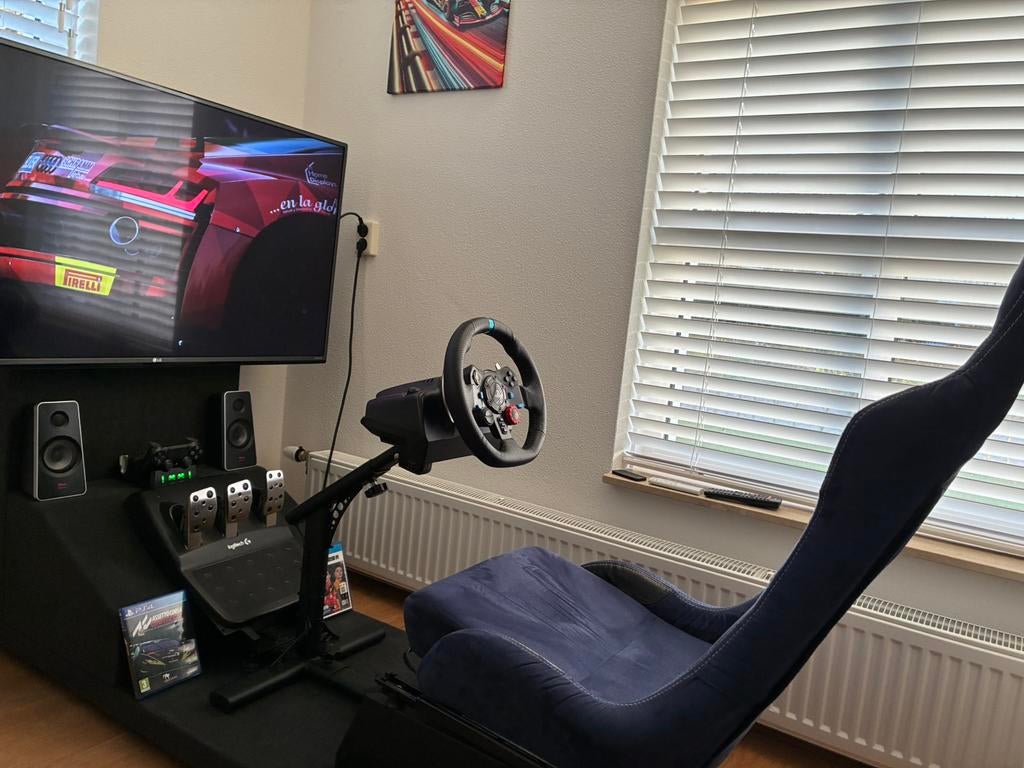 Complete PlayStation 4 Race Setup met LG TV en Playseat, Spelcomputers en Games, Games | Sony PlayStation 4, Zo goed als nieuw
