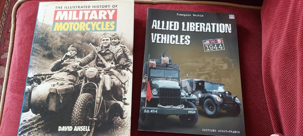 Militaire Motoren en voertuigen, Ophalen, Gelezen, Algemeen
