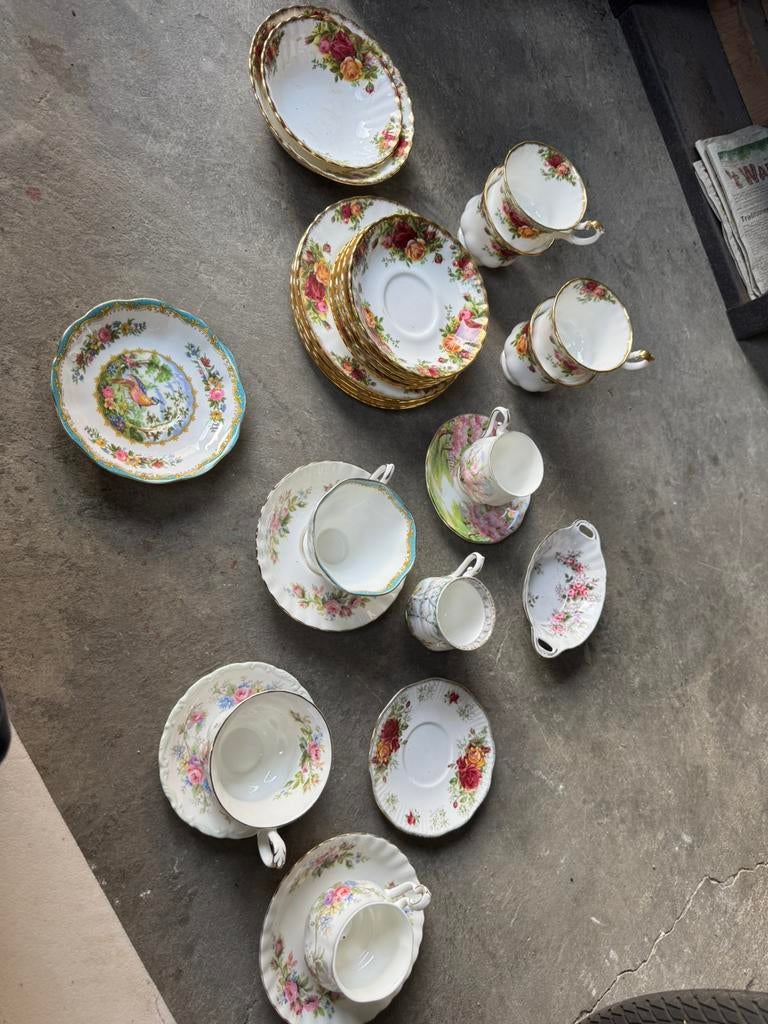 Royal albert servies, Antiek en Kunst, Antiek | Servies compleet, Ophalen