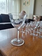 Mooi geslepen glaswerk: 20 wijnglazen en 6 borrelglazen, Ophalen