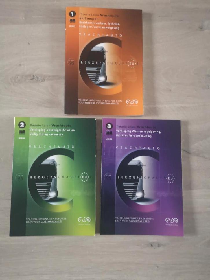 Vrachtwagen Theorie Boeken C/D - Compleet!, Boeken, Techniek, Gelezen, Autotechniek, Ophalen