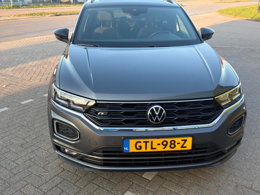 Volkswagen T-Roc 1.5 TSI 150pk 7-DSG 2021 Grijs, 1254 kg, Parkeerassistent, 1498 cc, 4 cilinders