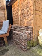 Gratis af te halen: zand in zakken en gebruikte stenen, Tuin en Terras, Tegels en Klinkers, Ophalen, Gebruikt, Overige materialen