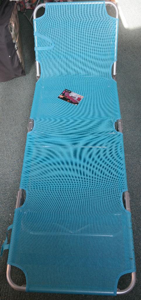 Nieuw: Vouwbed / Stretcher, Tuin en Terras, Ophalen, Nieuw, Overige materialen, Inklapbaar