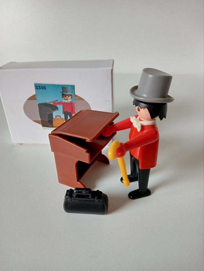 Playmobil figuur met lessenaar en koffer, Ophalen of Verzenden, Nieuw, Los playmobil
