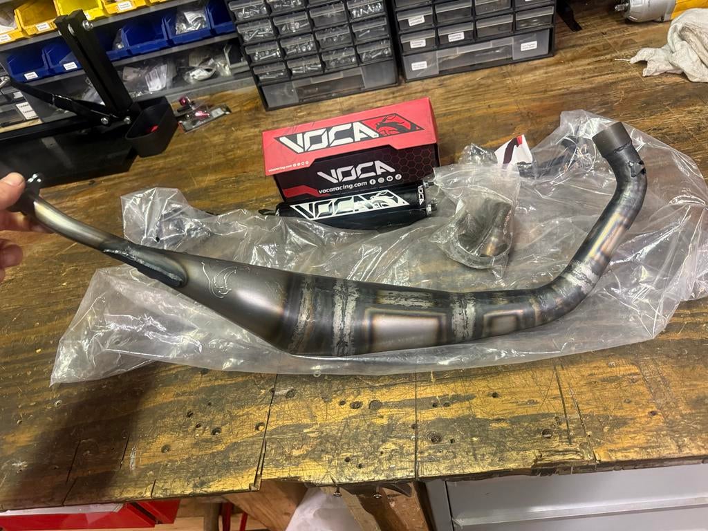 Nieuwe Derbi Voca Warrior uitlaat, Fietsen en Brommers, Brommeronderdelen | Algemeen, Derbi, Derbi, Nieuw, Uitlaat