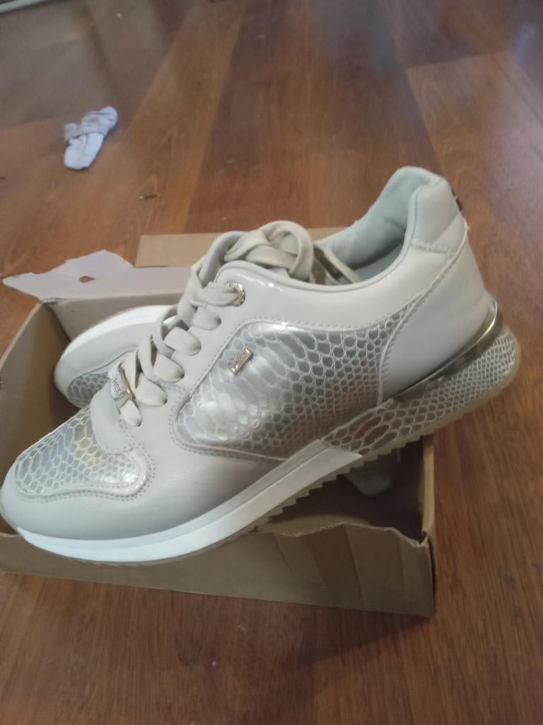 Nieuwe beige snackers van mexx maat 40, Ophalen of Verzenden, Nieuw, Beige, Sneakers of Gympen