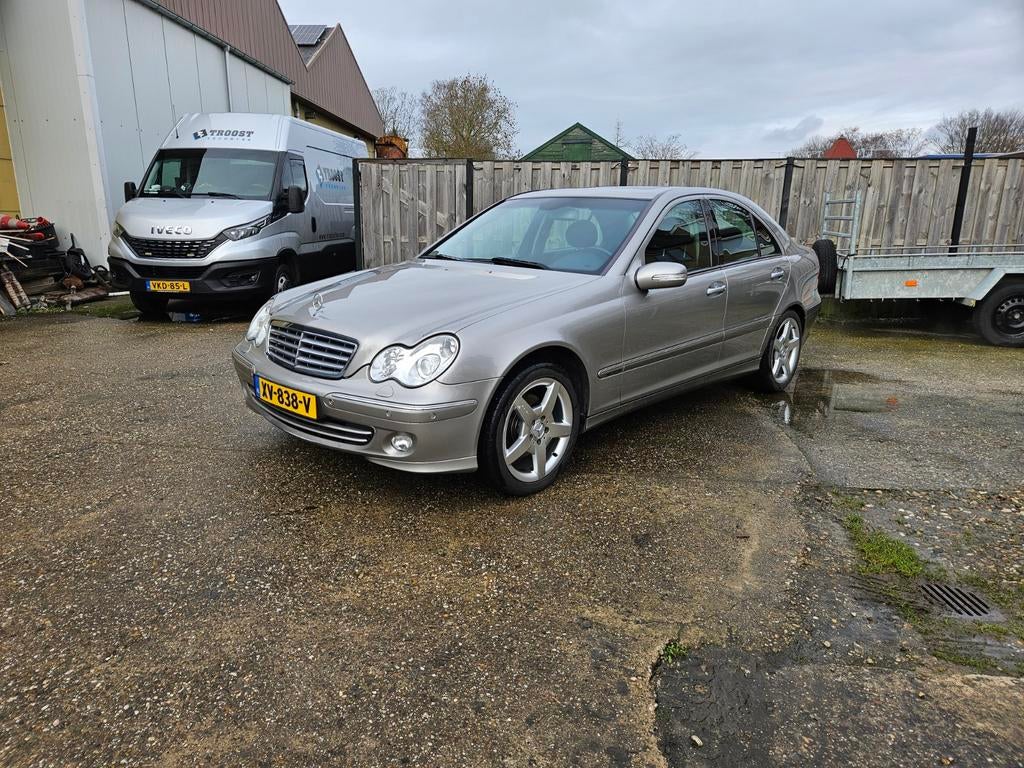 Mercedes-Benz w203 C-Klasse C320 automaat, Automaat, Achterwielaandrijving, Zwart, 1465 kg