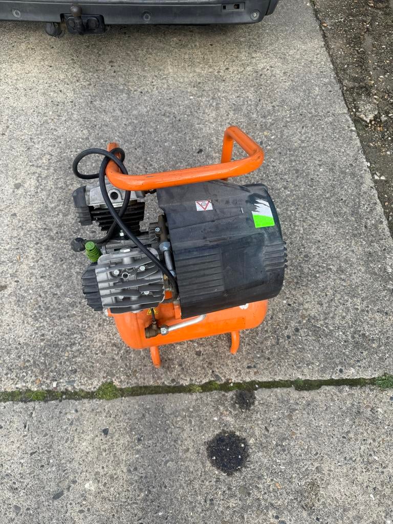 Fiac Compressor - Draagbare Luchtcompressor, Doe-het-zelf en Verbouw, Compressors, Gebruikt, 6 tot 10 bar, Minder dan 25 liter
