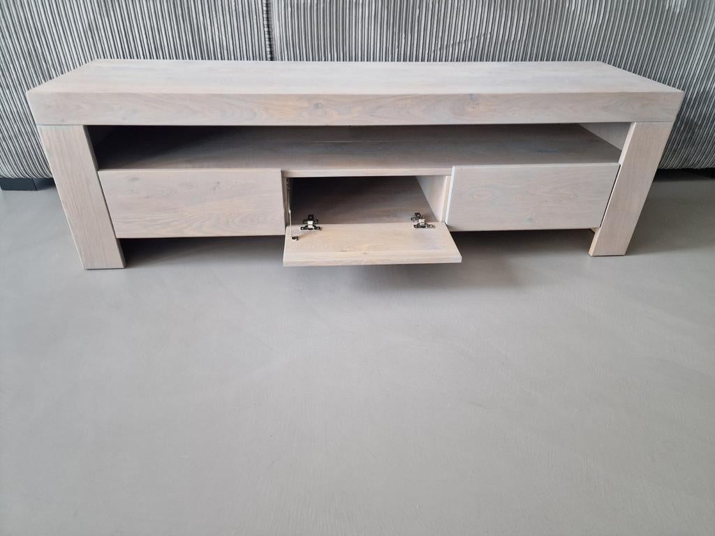 Tv dressoir / tv kast eiken ZGAN 165 X 48 x 45 cm, Ophalen