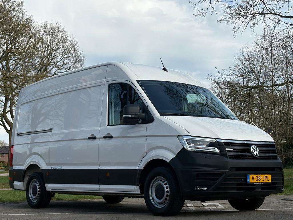 Volkswagen CRAFTER E-Crafter L2H3 36 kWh|100% elektrisch|cru, Auto's, Bestelauto's, Gebruikt, Zwart, Volkswagen, Wit