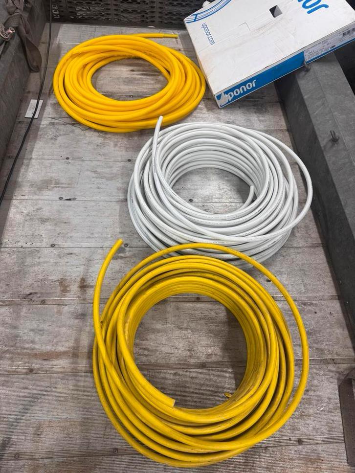 Uponor slangen 90 meter + nieuw!!, Ophalen, Overige materialen, 6 meter of meer, Overige typen