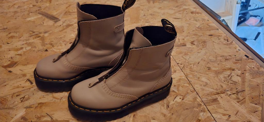DR Martens schoenen maat 38, Kleding | Dames, Ophalen of Verzenden, Zo goed als nieuw, Zwart
