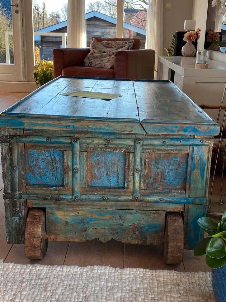 Oude blauwe teakhouten salontafel met wielen, Huis en Inrichting, Tafels | Salontafels, Gebruikt, 50 tot 75 cm, 50 tot 100 cm