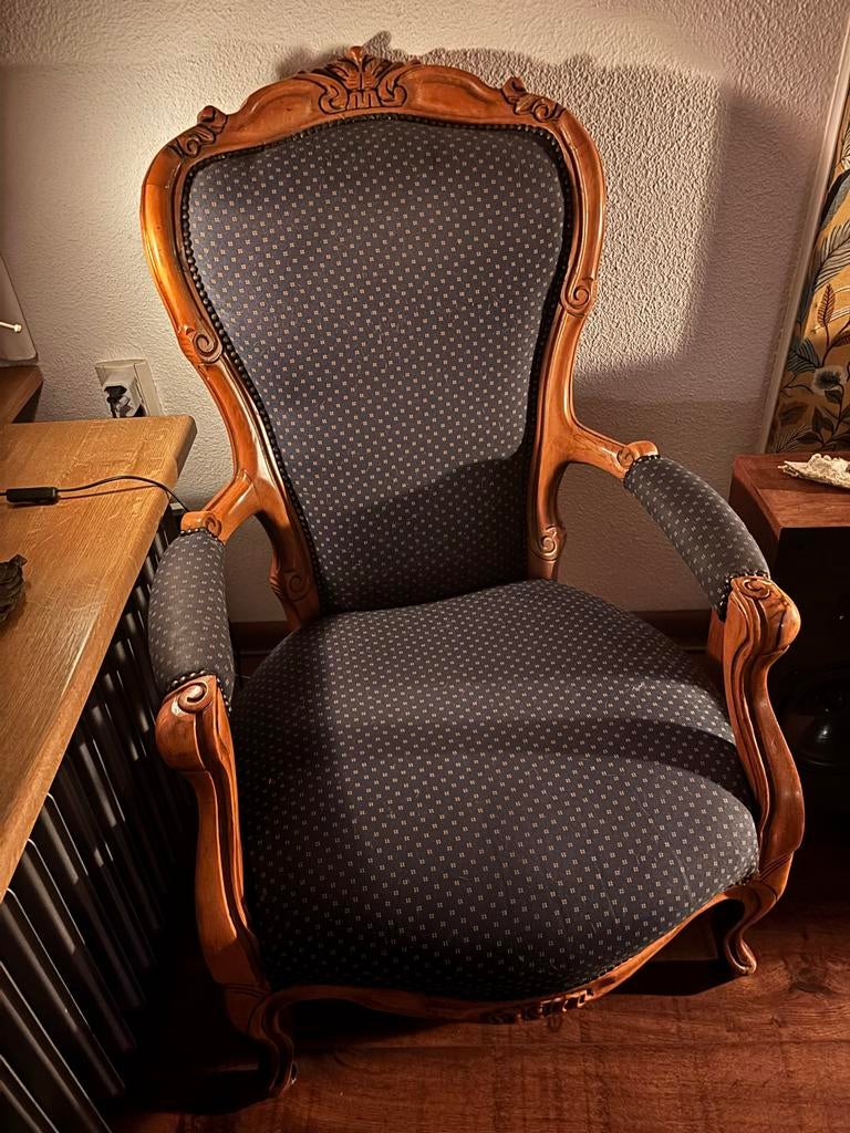 Antieke stoel met donkerblauwe bekleding, Antiek en Kunst, Antiek | Meubels | Stoelen en Banken, Ophalen of Verzenden