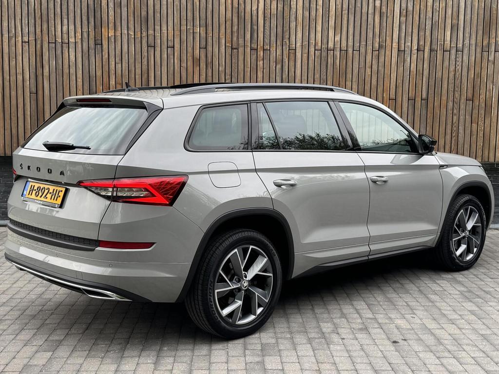 Skoda Kodiaq 1.5 TSI Sportline Automaat 7persoons | Panorama, Auto's, Euro 6, 4 cilinders, 150 pk, 7 stoelen