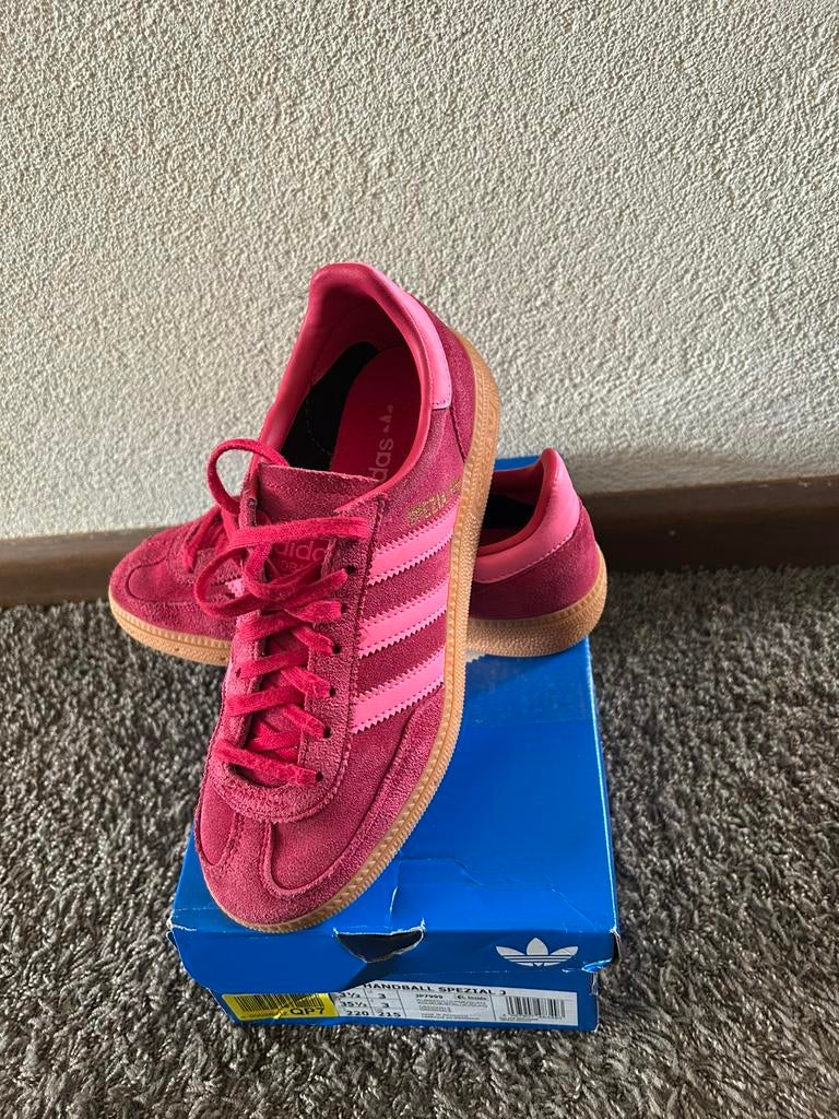 Adidas specialz maat 35/5, Ophalen of Verzenden, Zo goed als nieuw, Sneakers of Gympen