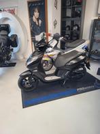 Peugeot kisbee Black edition. AANBIEDING!, Overige modellen, Maximaal 45 km/u, Zo goed als nieuw, Benzine