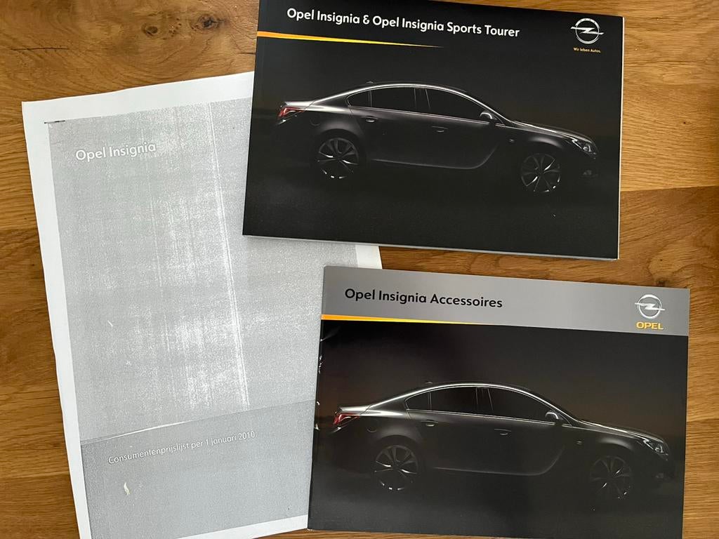 Folder en prijslijst Opel Insignia en Sports Tourer | 2010, Ophalen of Verzenden, Zo goed als nieuw, Opel