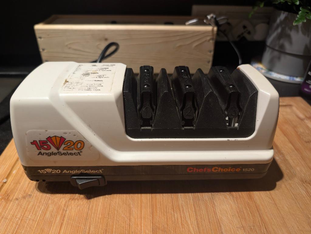 Professionele elektrische messenslijper met diamantslijper, Ophalen, Gebruikt