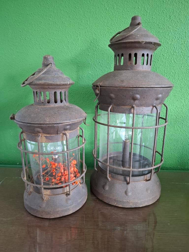 Twee oude roestige lantaarns, Antiek en Kunst, Antiek | Lampen, Ophalen