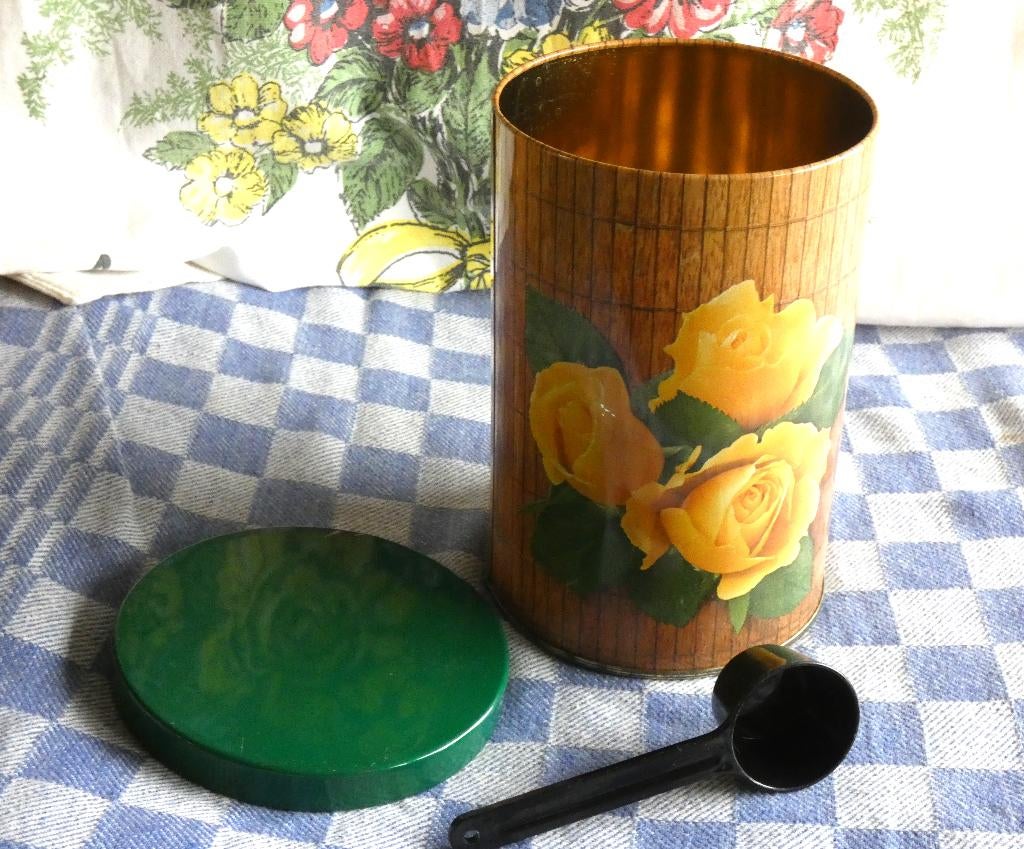 oud voorraadblik/ blik Tomado/ keukenblik/ koffiebus, Verzamelen, Ophalen of Verzenden, Gebruikt, Koffie, Overige merken