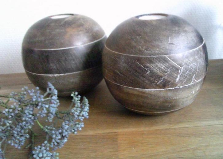 2 houten stoere bollen waxine houders kandelaars, Huis en Inrichting, Woonaccessoires | Kandelaars en Kaarsen, Gebruikt, Kandelaar