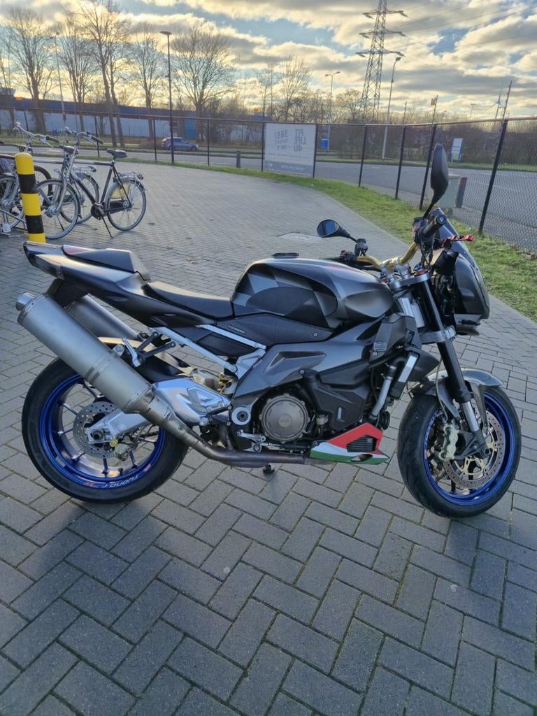 Aprilia Tuono V2 in topstaat, Motoren, 2 cilinders, Sportuitlaat, Motorrijbewijs A, Gebruikt
