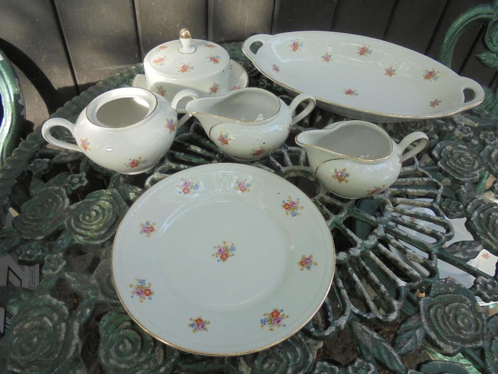 Ontbijtservies delen MIGNON Bavaria kleine bloemetjes roosje, Antiek en Kunst, Antiek | Servies los, Ophalen of Verzenden