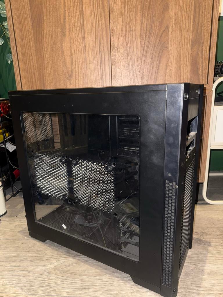 Corsair PC Behuizing - Goede Staat met HDD/DVD plekken, Computers en Software, Computerbehuizingen, Ophalen of Verzenden, Gebruikt