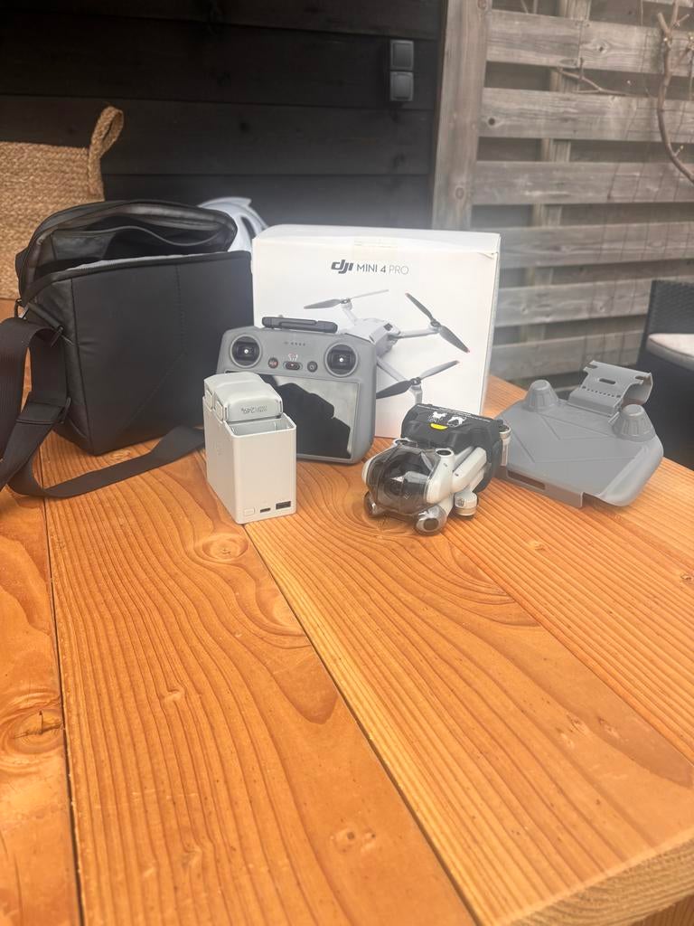 DJI mini 4 pro, Ophalen of Verzenden, Zo goed als nieuw, Cameradrone, DJI
