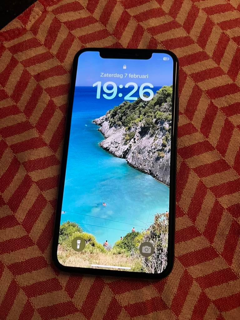 Iphone XS Apple 64GB zwart met 2 hoesjes, Telecommunicatie, Mobiele telefoons | Hoesjes en Frontjes | Apple iPhone, Ophalen, Gebruikt